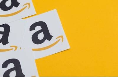 amazon stickies amazon logo on several sticky notes